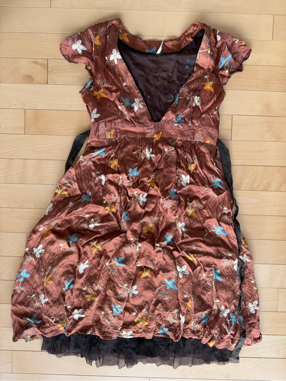Free People 100% silk brown floral v neck dress tie waist size 0